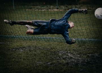 皮尔斯-摩根晒与赖斯合影，喊话阿森纳黑粉将再夺欧冠（配图示意）